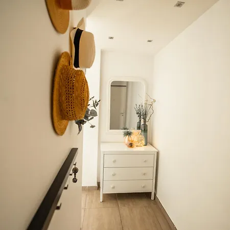 Marinca Port View Apartment *